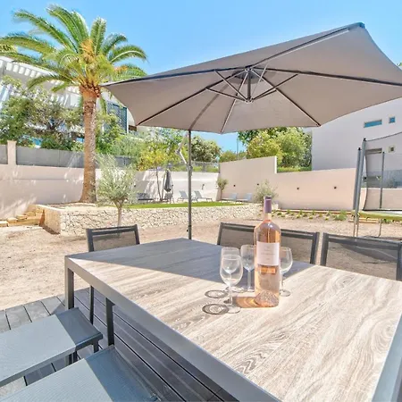 Maison Sara Les Pins Hébergement de vacances *